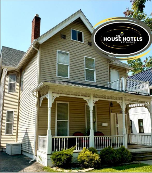 The House Hotels - Huge Ohio City District Home - 5 Minutes From Downtown - W45Th2 Upper 클리블랜드 외부 사진